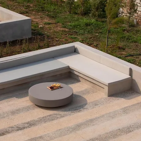 Villa Thines